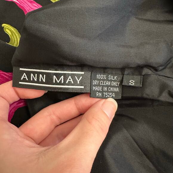 Ann May 100% Silk Tank Top Women’s Small Chili Pepper Print Sleeveless Blouse - Picture 5 of 5